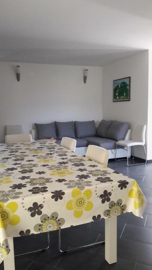 Pocitniska Hisa Pension Dobravlje Buitenkant foto